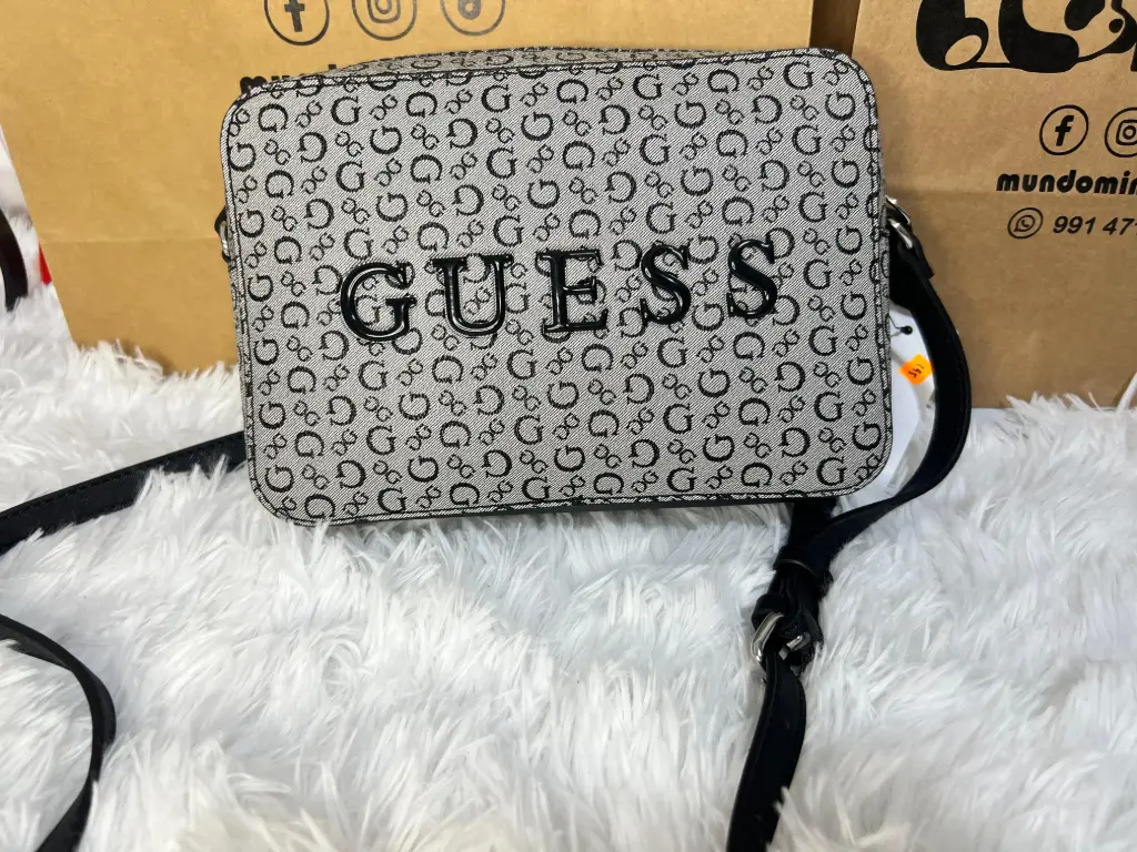 Crossbody Guess Plomo Monograma SV792612