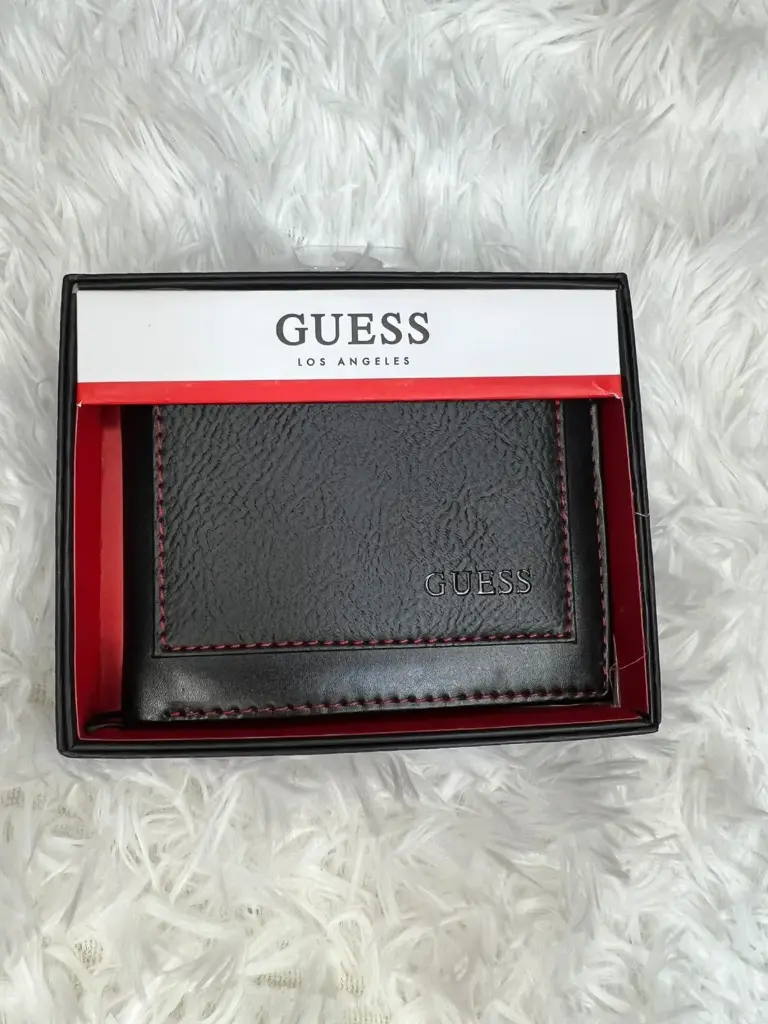 Billetera Guess Negro con Costura Roja 31GO220100