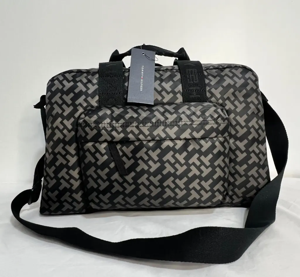 Bolso Deportivo Tommy Hilfiger Monograma Negro 69J5531